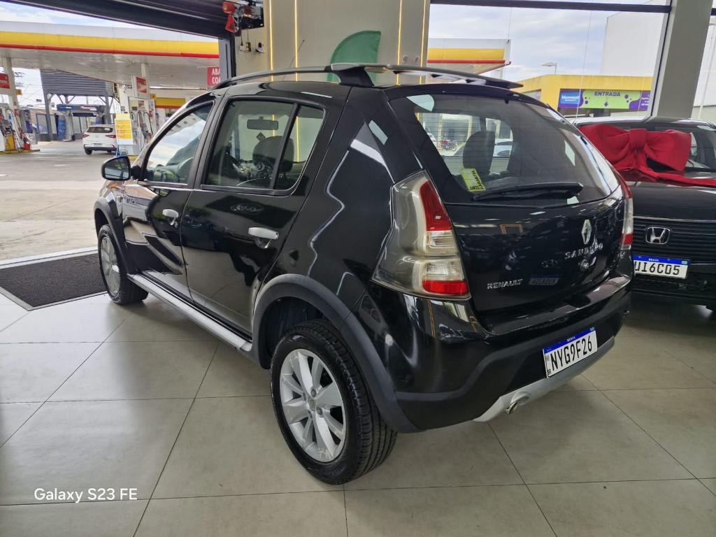 RENAULT Sandero - Foto