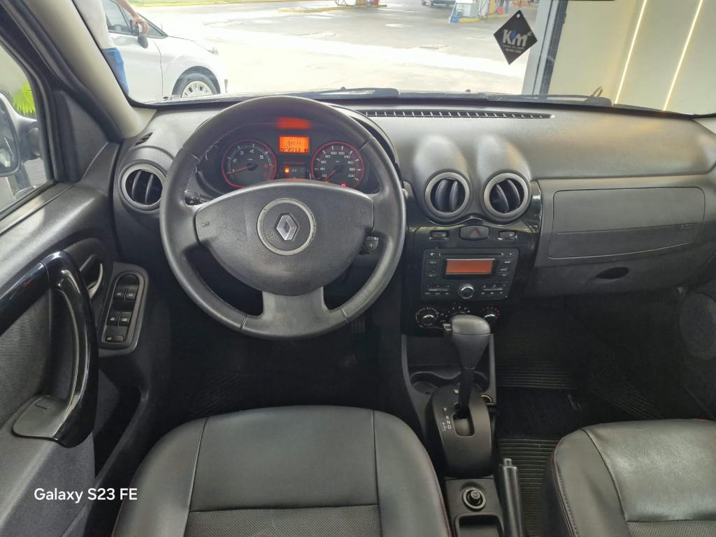 RENAULT Sandero - Foto