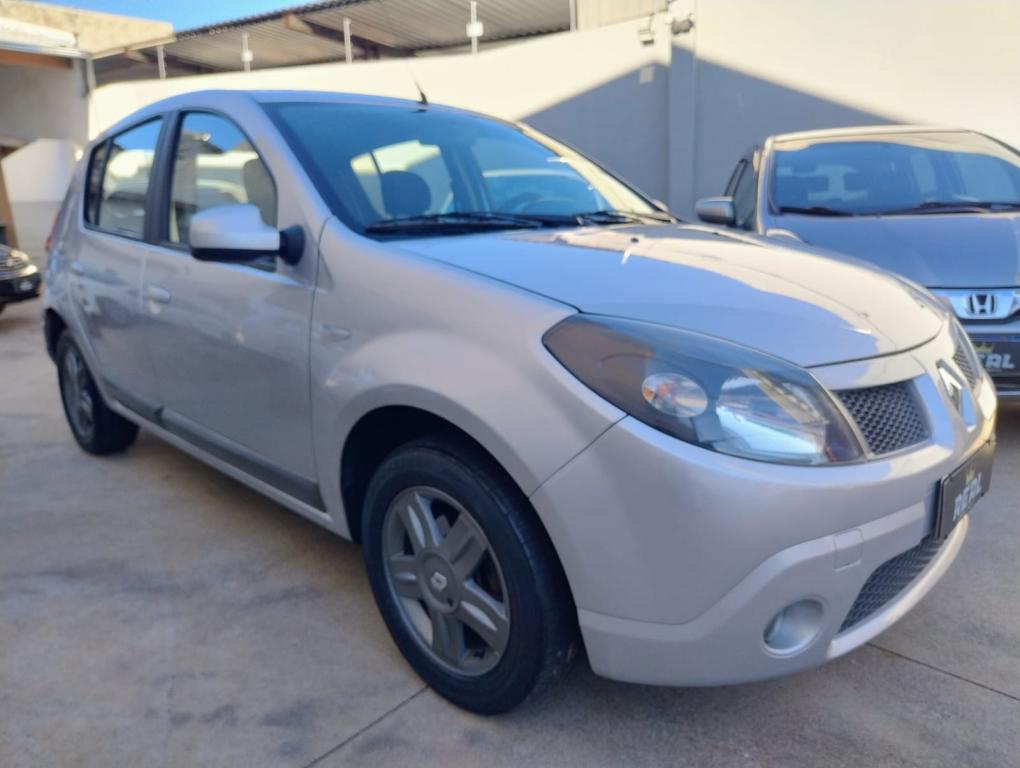 RENAULT Sandero - Foto