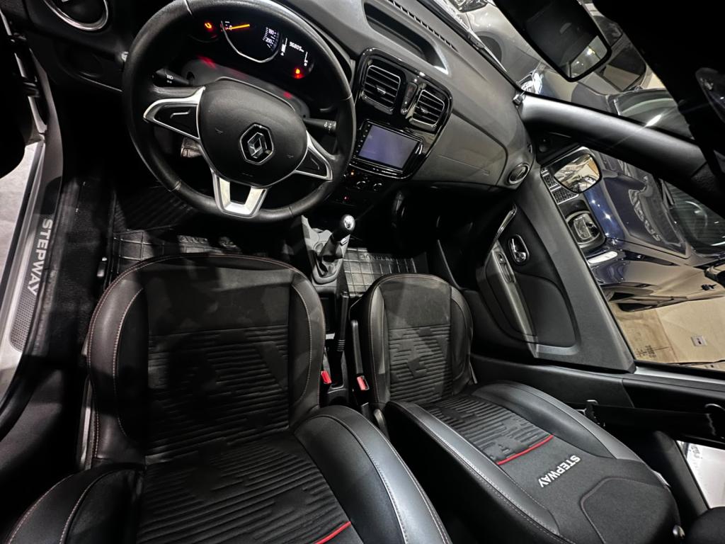 RENAULT Sandero - Foto
