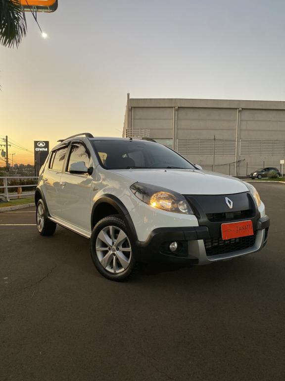 RENAULT Sandero - Foto