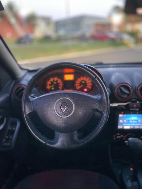 RENAULT Sandero - Foto
