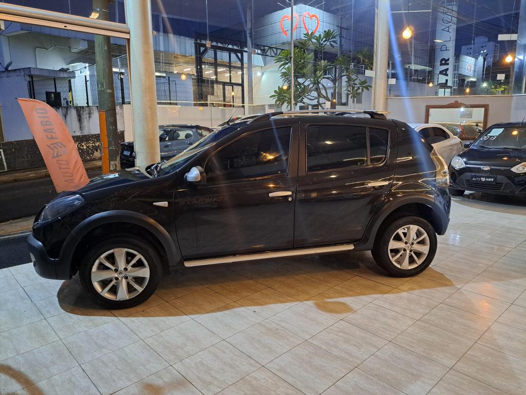 RENAULT Sandero - Foto