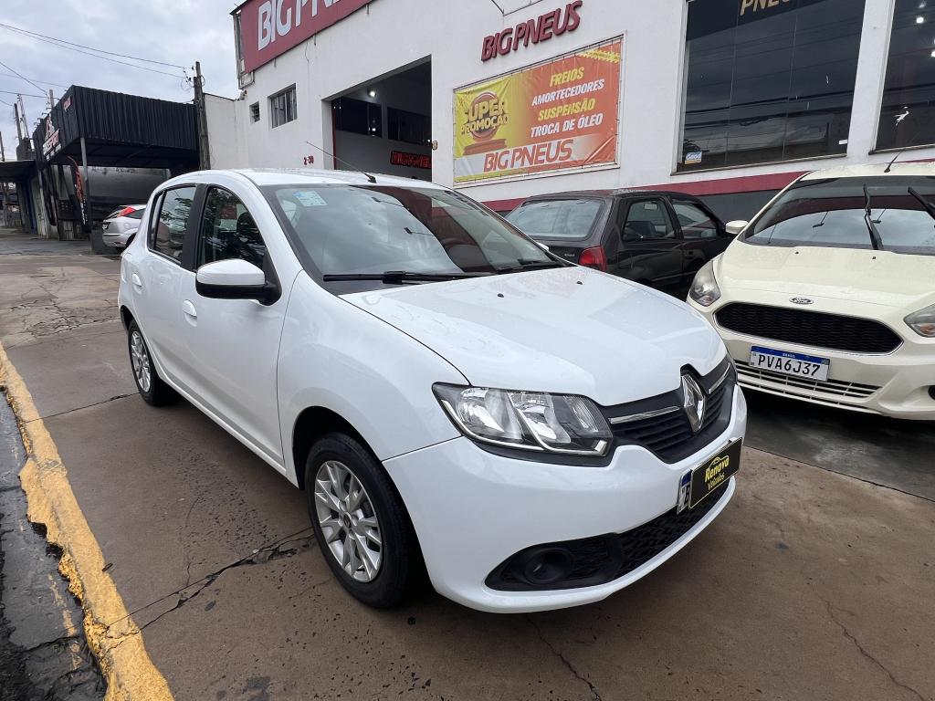 RENAULT Sandero - Foto