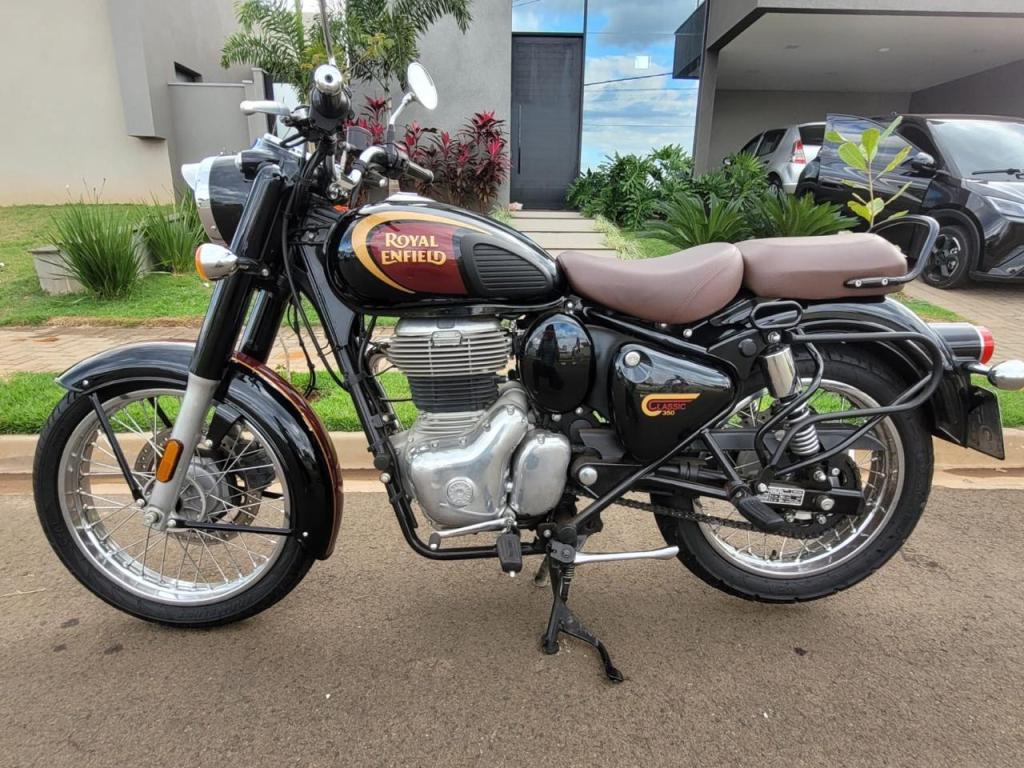 ROYAL ENFIELD Classic 350 - Foto
