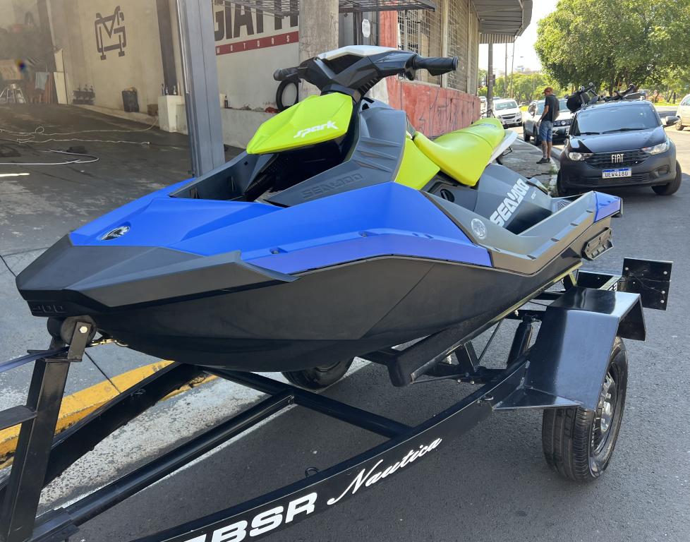 SEA DOO Spark 900 - Foto
