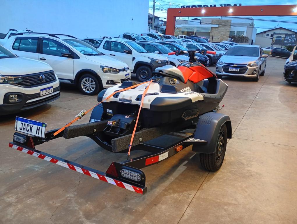 SEA DOO Spark Trixx 900 - Foto
