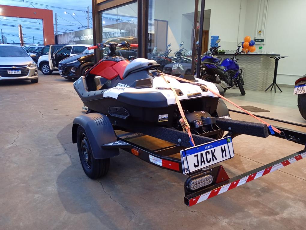 SEA DOO Spark Trixx 900 - Foto