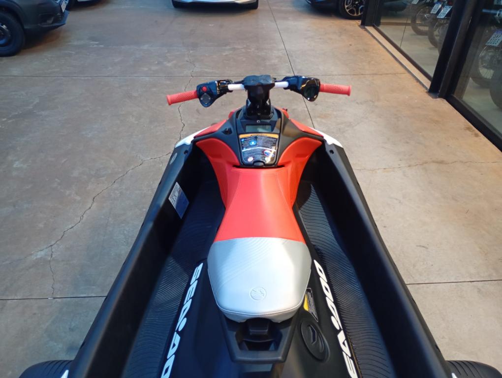 SEA DOO Spark Trixx 900 - Foto