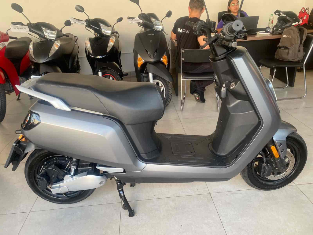 SHINERAY SE2 - Foto