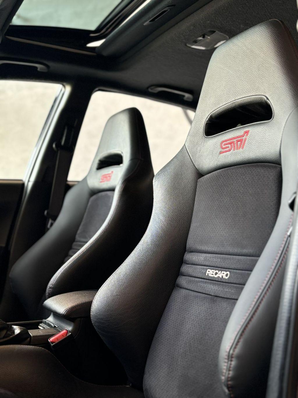 SUBARU Impreza Sedan - Foto