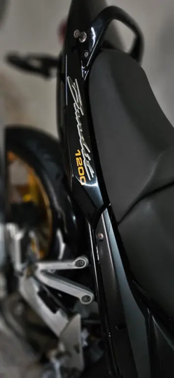 SUZUKI Bandit 1200 - Foto