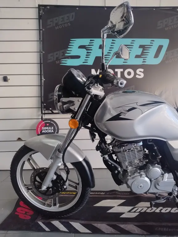 SUZUKI GSR 150 - Foto