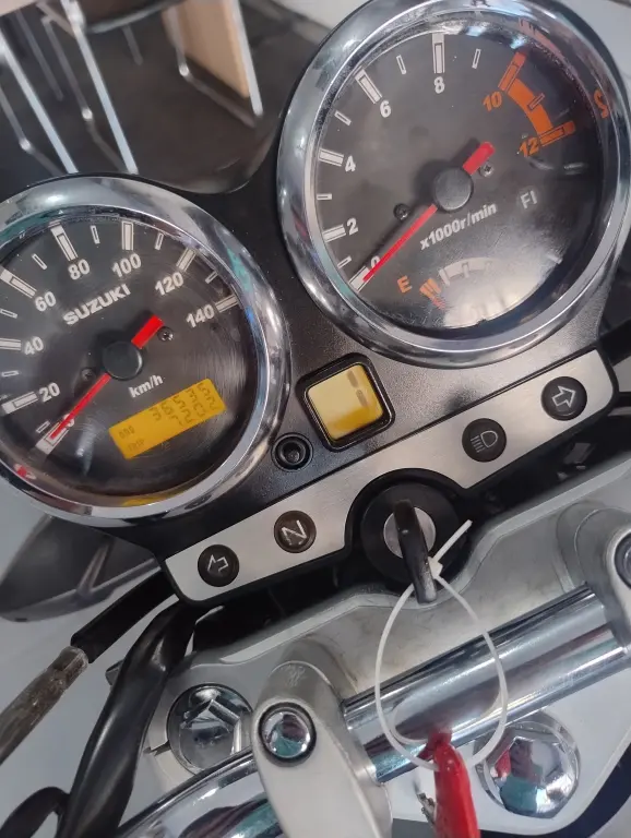 SUZUKI GSR 150 - Foto