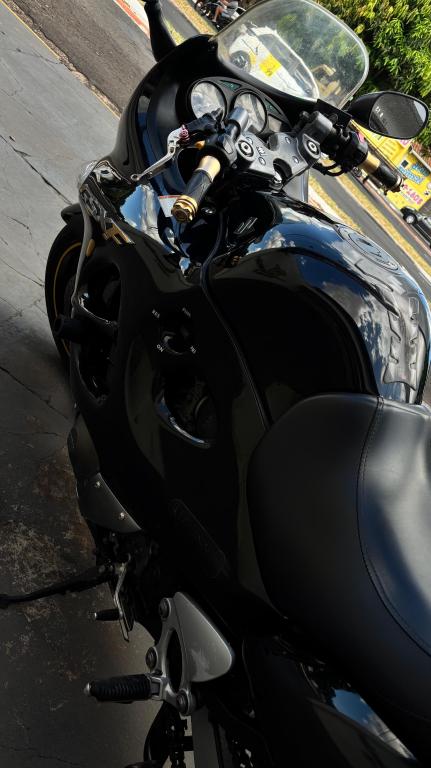 SUZUKI GSX 750 F - Foto