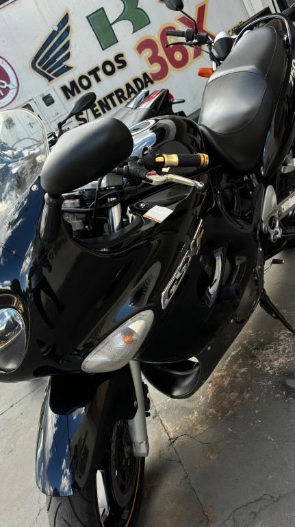 SUZUKI GSX 750 F - Foto