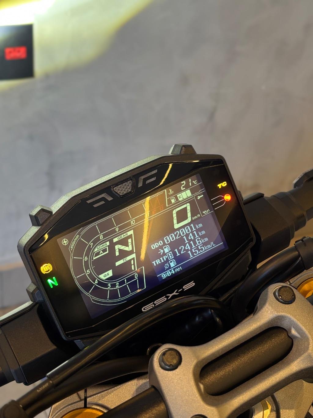 SUZUKI GSX-S 1000 - Foto