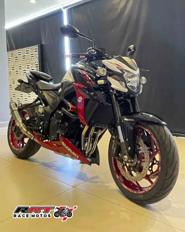 SUZUKI GSX-S 750 - Foto