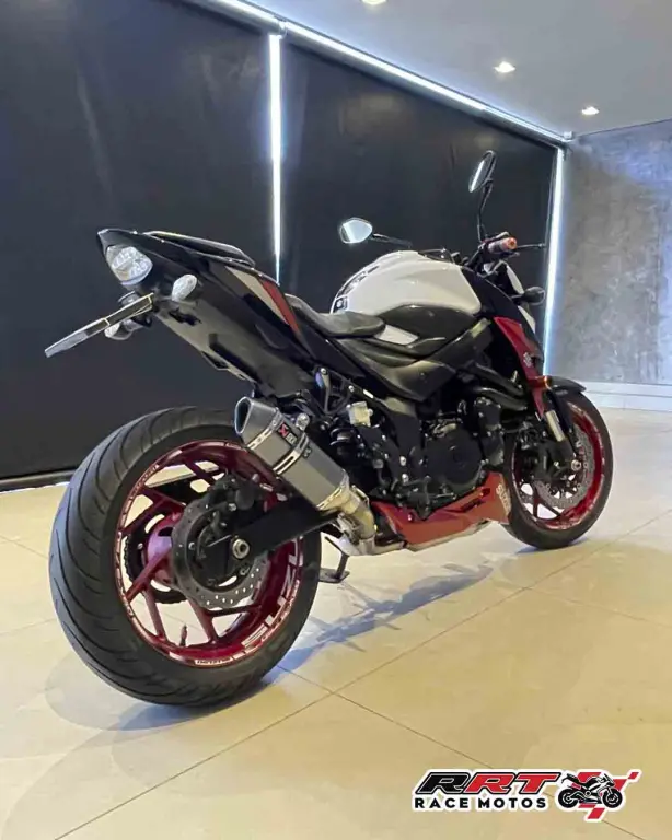 SUZUKI GSX-S 750 - Foto