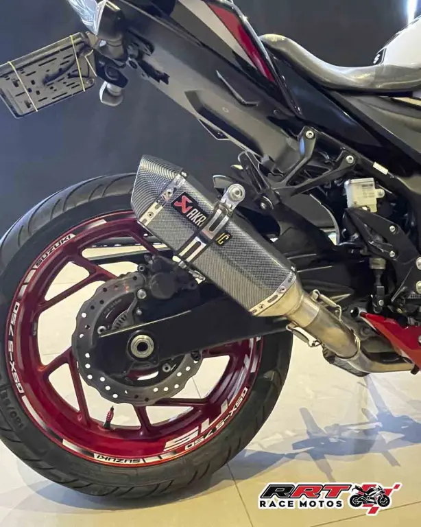 SUZUKI GSX-S 750 - Foto