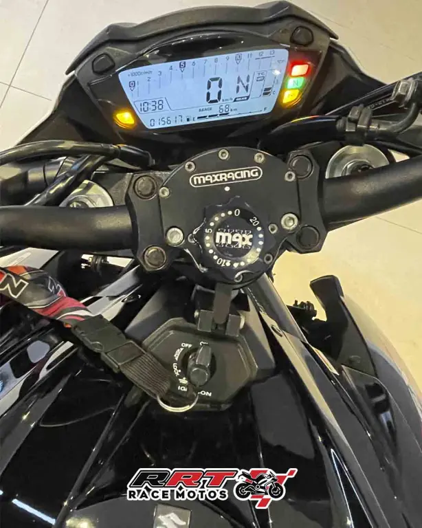 SUZUKI GSX-S 750 - Foto