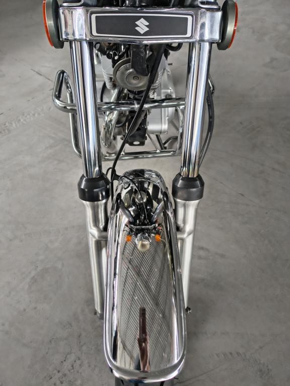 SUZUKI Intruder 125 - Foto