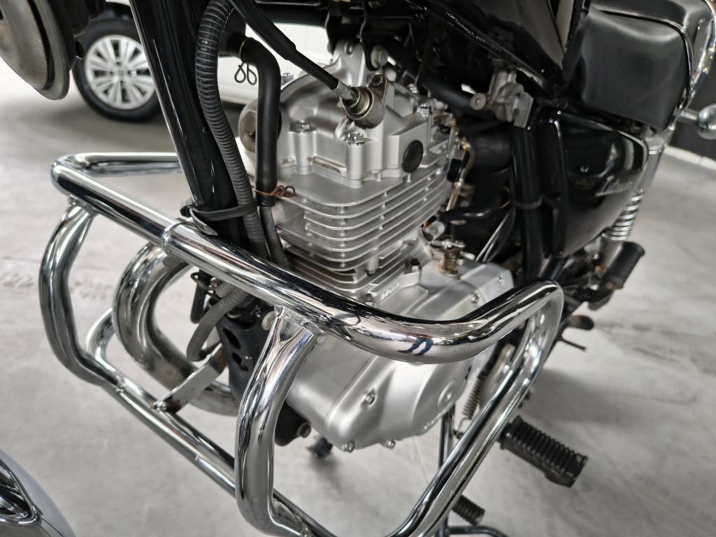 SUZUKI Intruder 125 - Foto