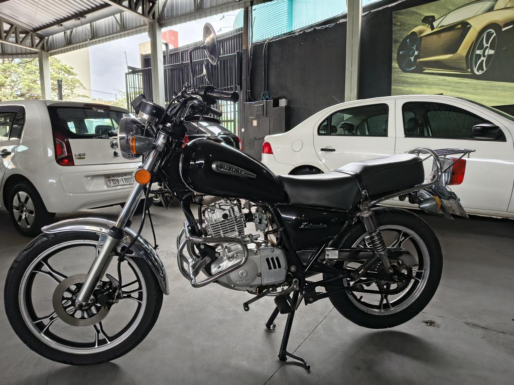 SUZUKI Intruder 125 - Foto