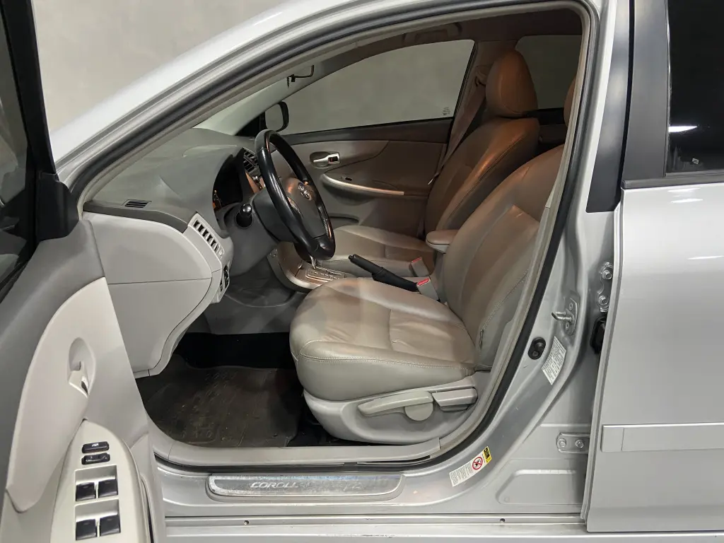 TOYOTA Corolla - Foto