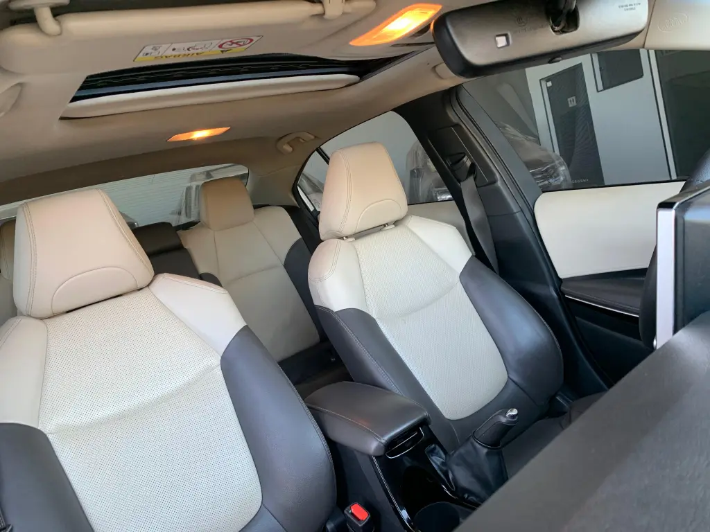 TOYOTA Corolla - Foto