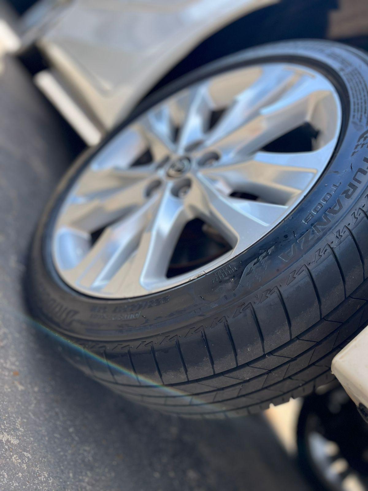 TOYOTA Corolla - Foto