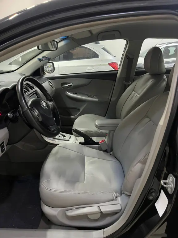 TOYOTA Corolla - Foto