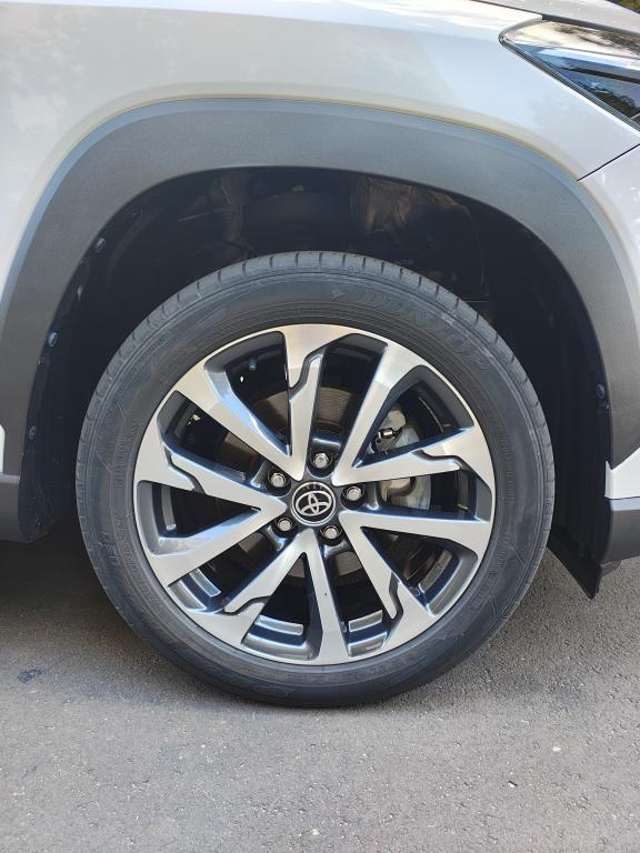 TOYOTA Corolla Cross - Foto