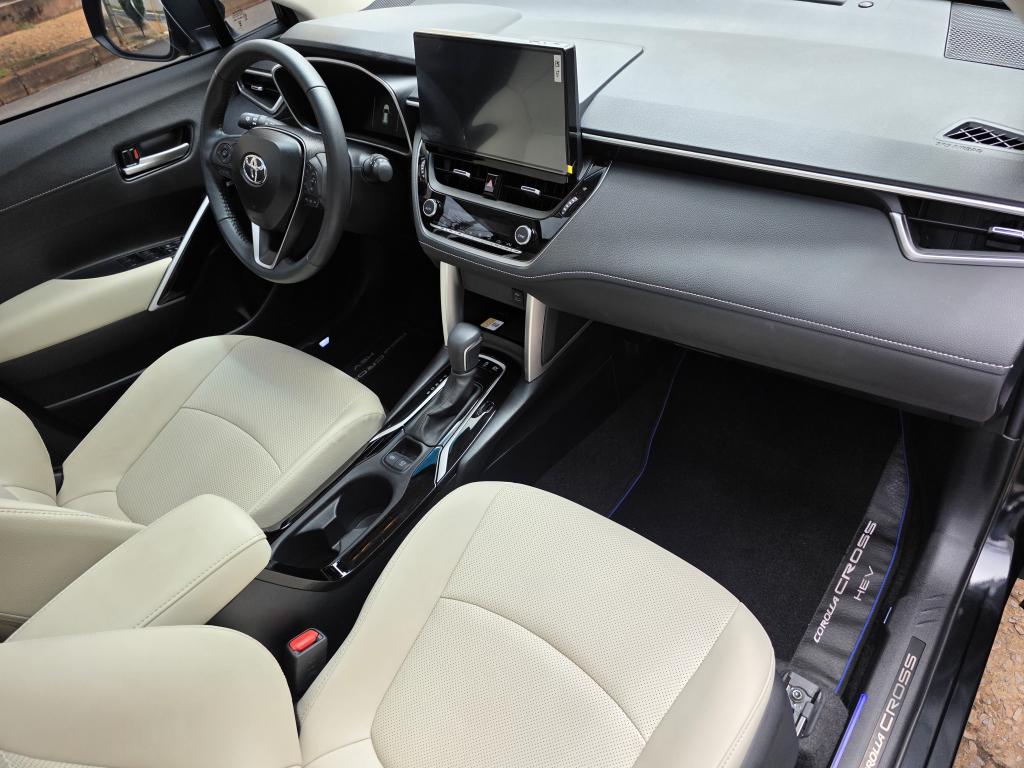 TOYOTA Corolla Cross - Foto