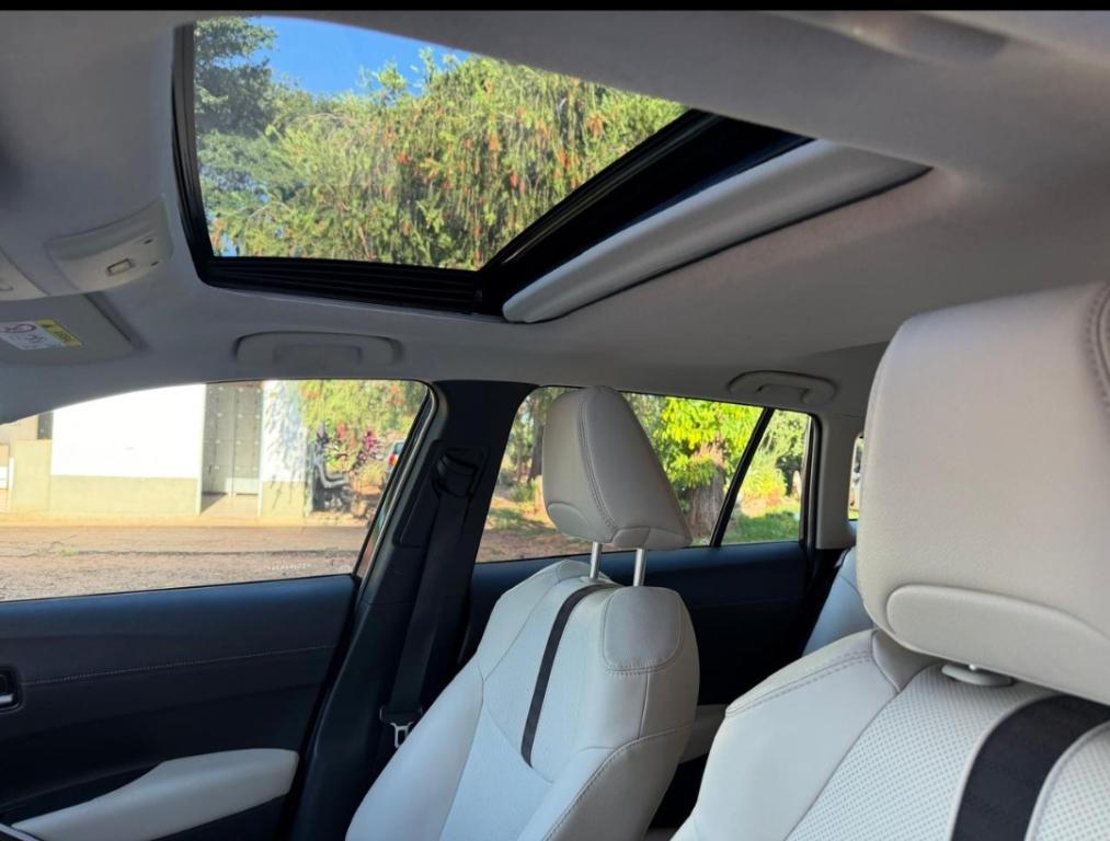 TOYOTA Corolla Cross - Foto