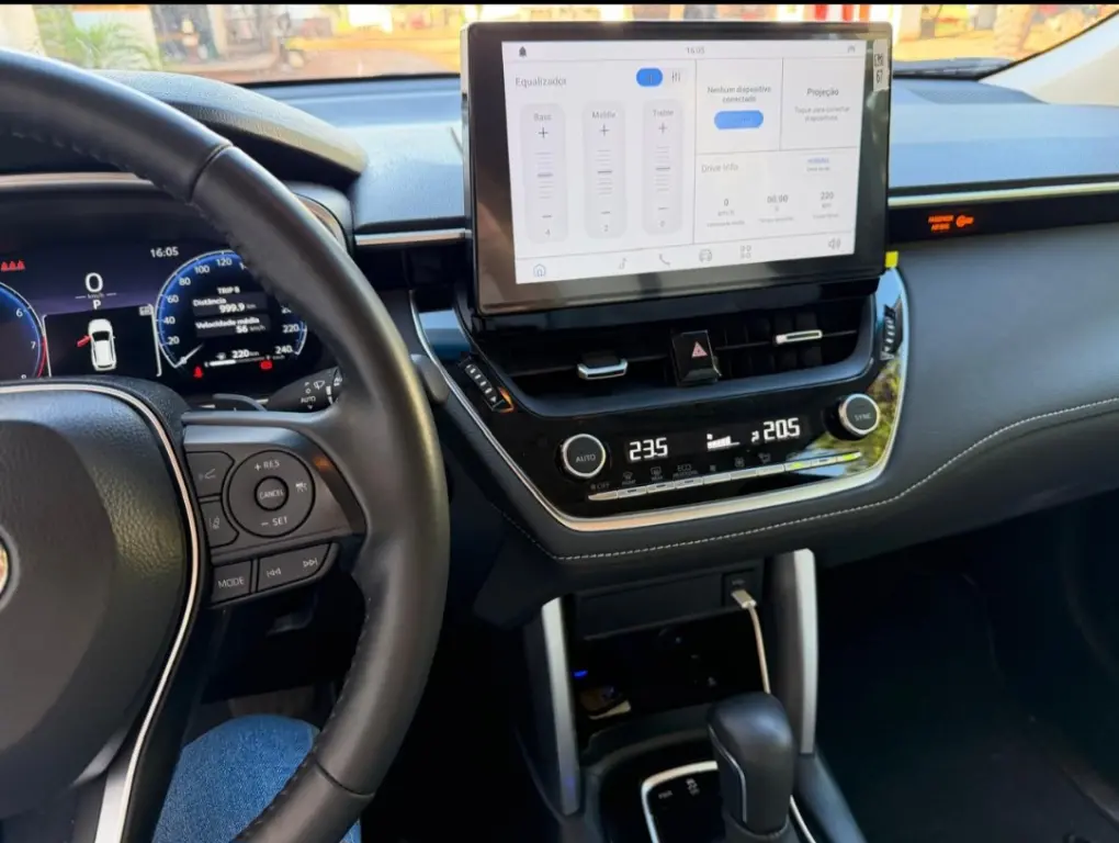 TOYOTA Corolla Cross - Foto
