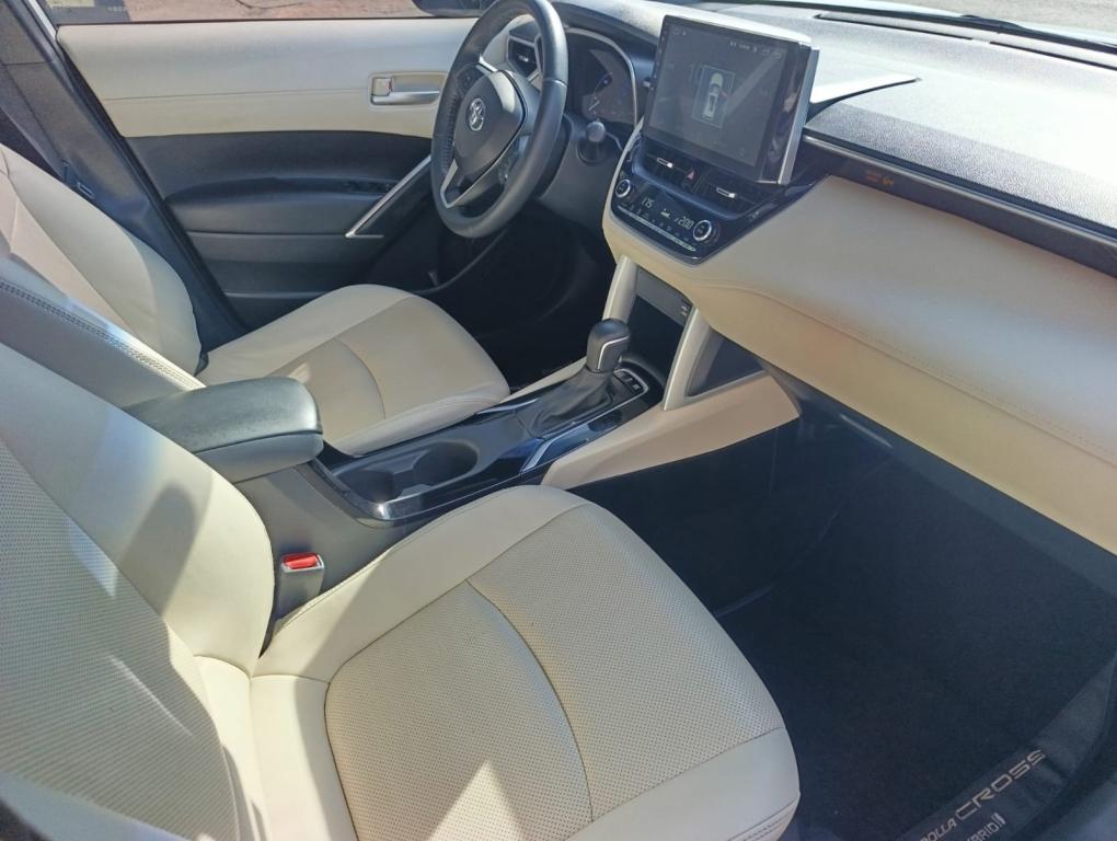 TOYOTA Corolla Cross - Foto