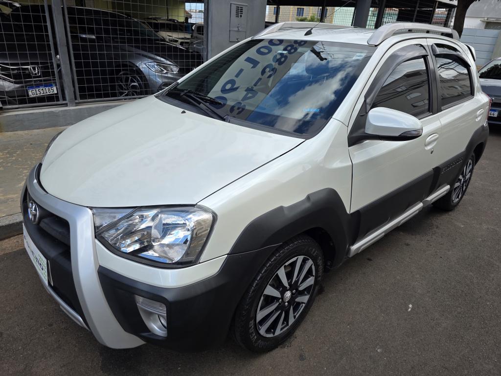 TOYOTA Etios Cross