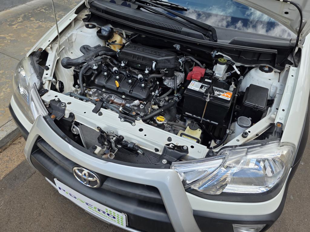 TOYOTA Etios Cross - Foto