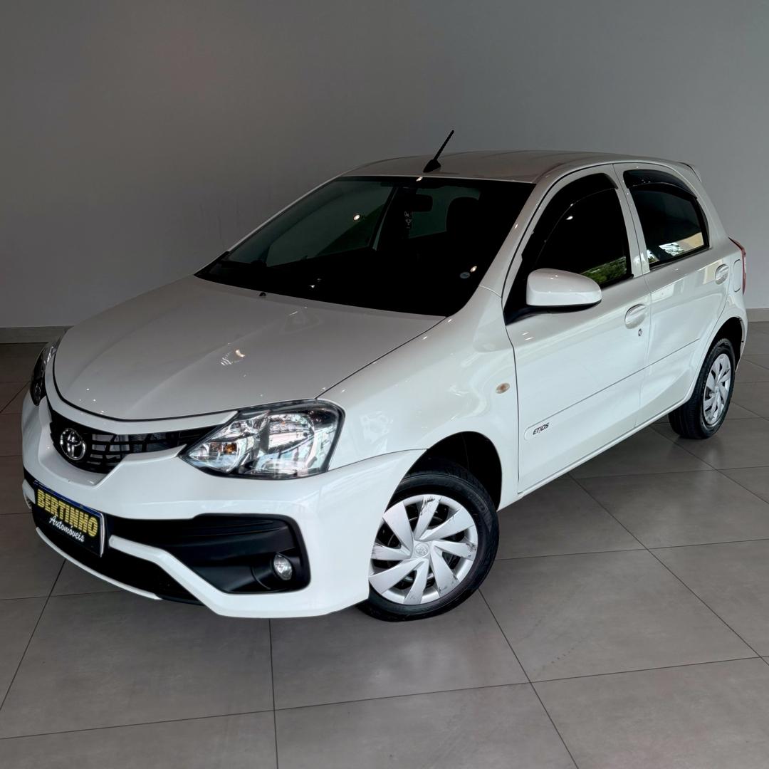 TOYOTA Etios Hatch