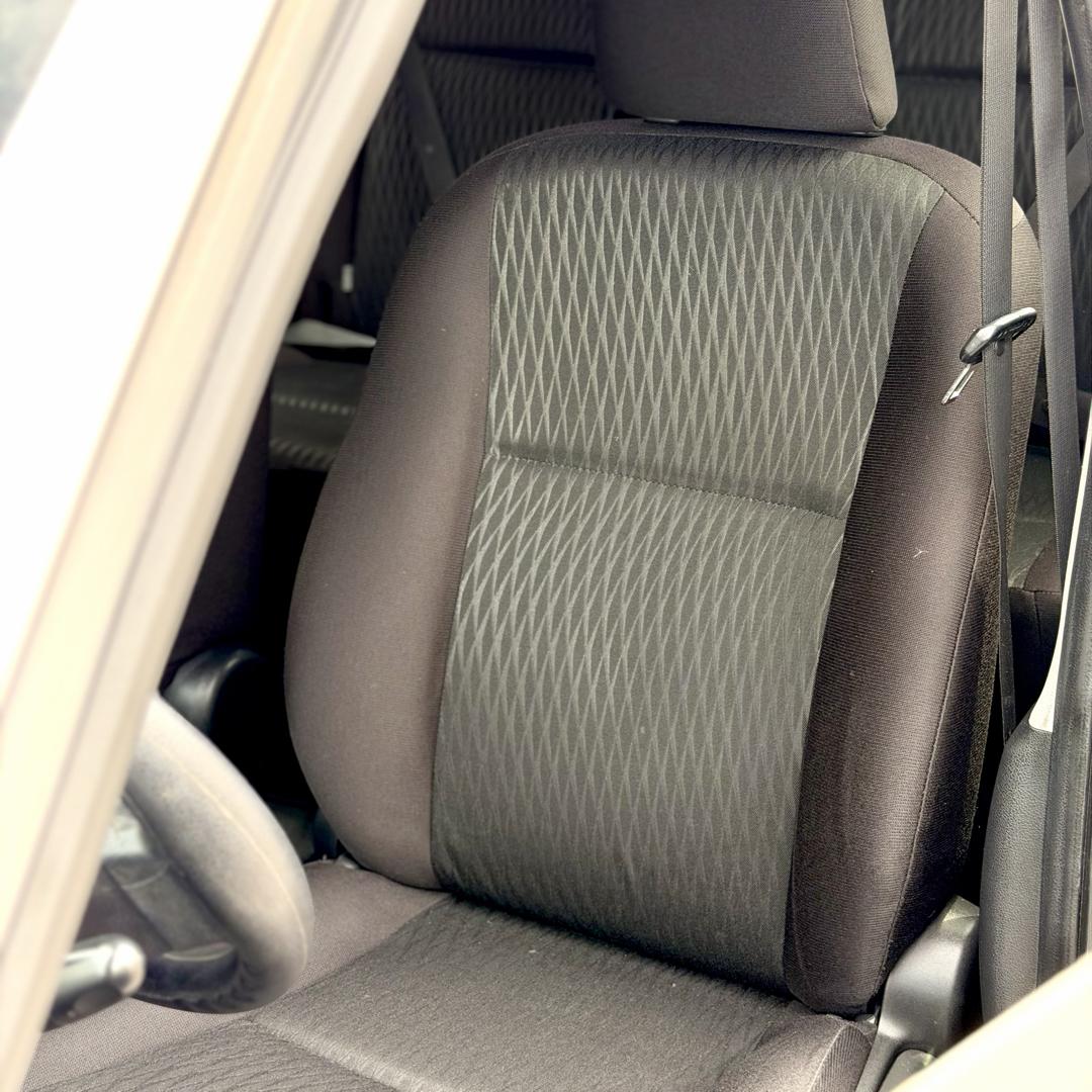 TOYOTA Etios Hatch - Foto