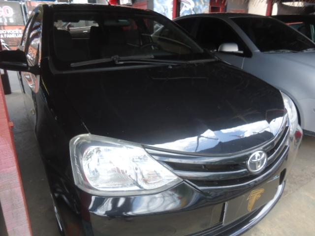 TOYOTA Etios Hatch - Foto