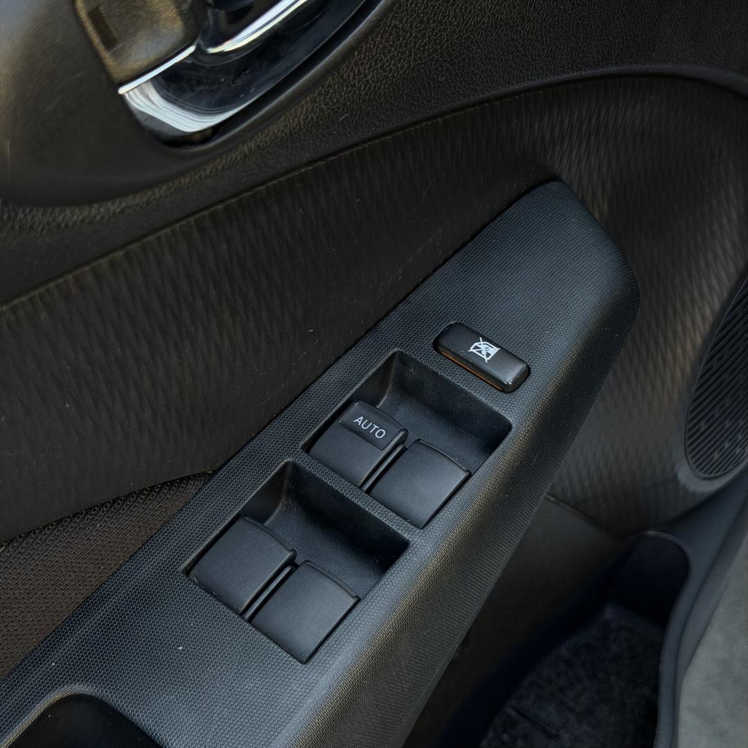 TOYOTA Etios Hatch - Foto