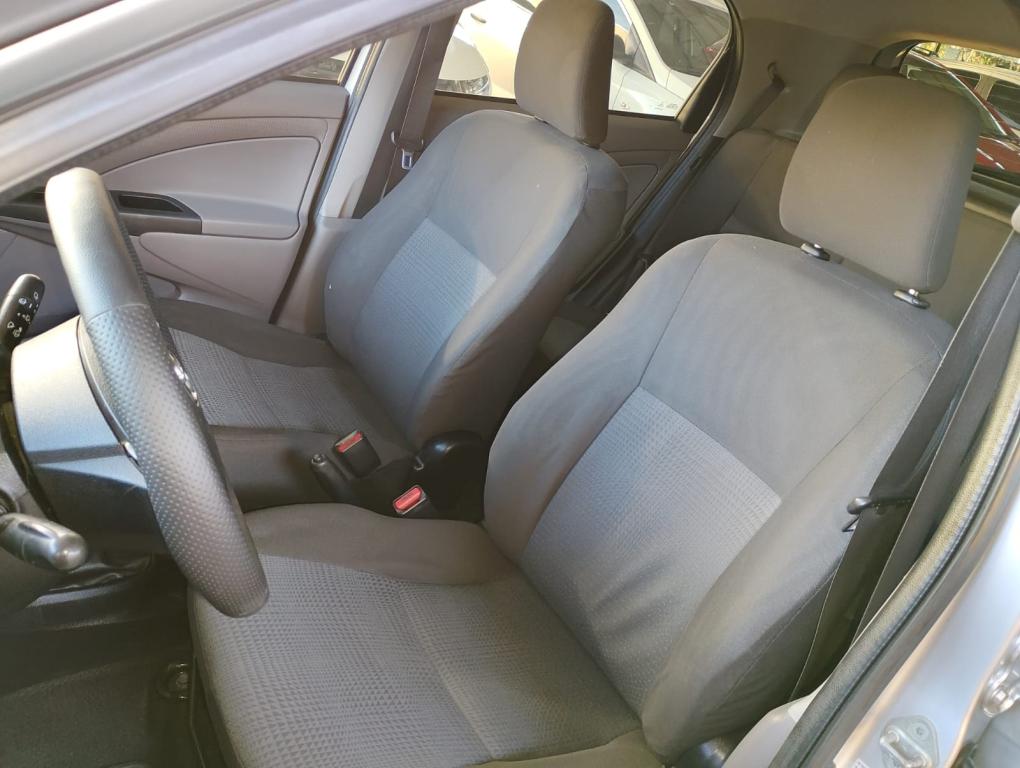 TOYOTA Etios Hatch - Foto
