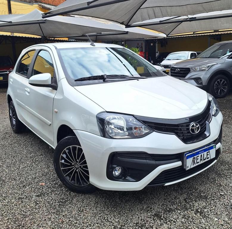TOYOTA Etios Hatch - Foto