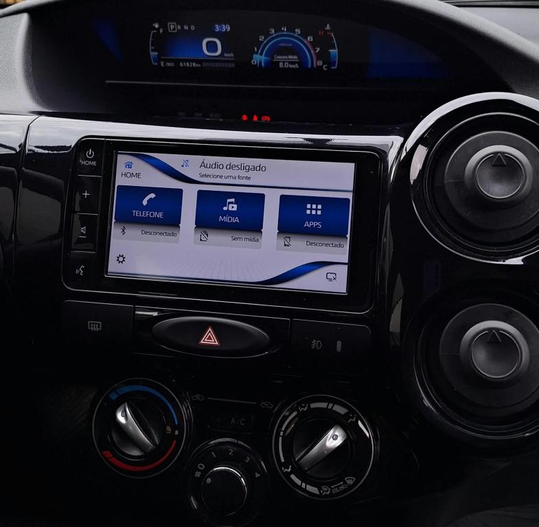 TOYOTA Etios Hatch - Foto