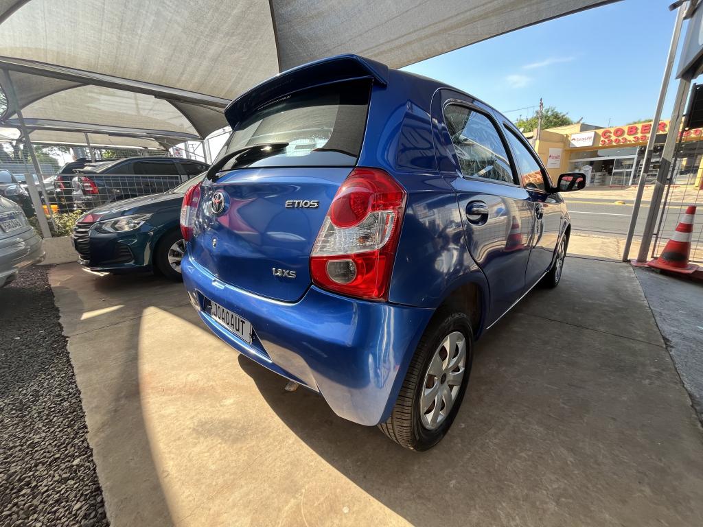 TOYOTA Etios Hatch - Foto