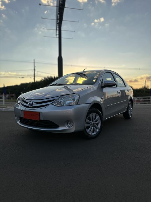 TOYOTA Etios Sedan - Foto