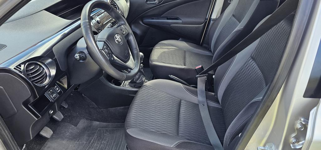 TOYOTA Etios Sedan - Foto