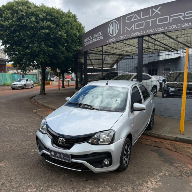 TOYOTA Etios Sedan - Foto